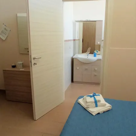 Aden Salento Alojamento de Acomodação e Pequeno-almoço 3*