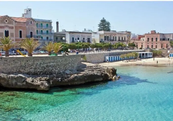 Aden Salento לינה וארוחת בוקר 3*