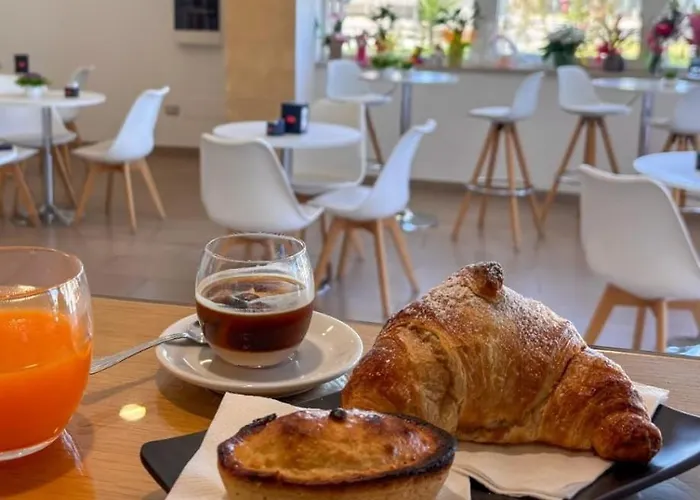 לינה וארוחת בוקר Aden Salento 3*