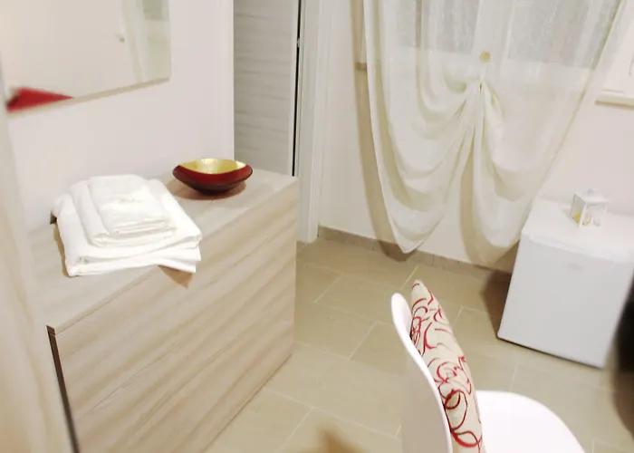 לינה וארוחת בוקר Aden Salento סאניקולה