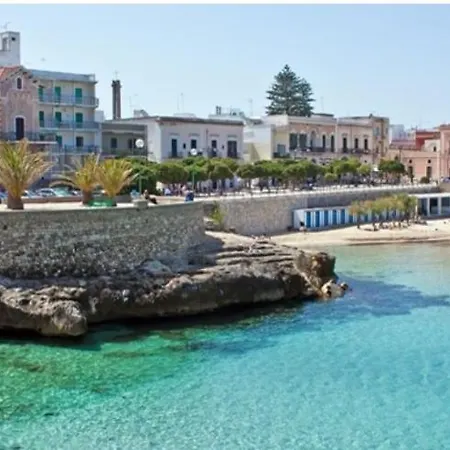 Aden Salento Couette-café 3*